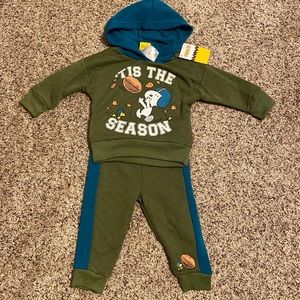 🏈 NWT Peanuts 12M Outfit 🏈
